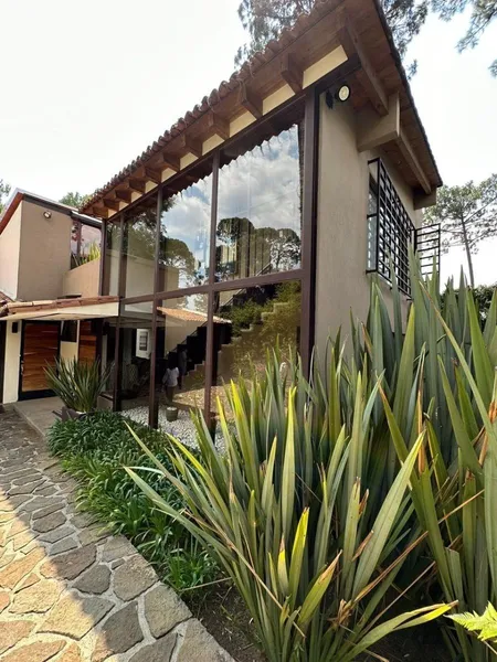 Casa en venta · Avándaro, Valle de Bravo, Estado de México Casa en venta · Avándaro, Valle de Bravo, Estado de México