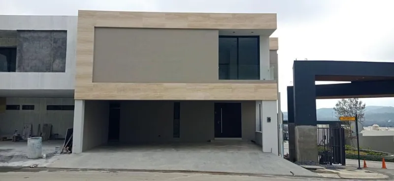 Casa en venta · Bosques de las Misiones Sector Encino, Santiago, Nuevo León