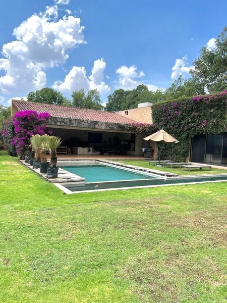 Casa en venta · San Juan Atezcapan, Valle de Bravo, Estado de México