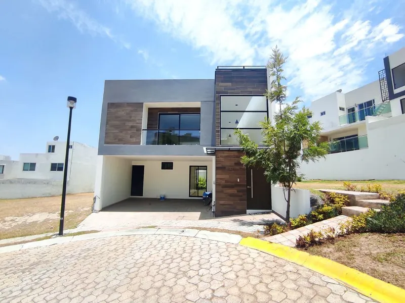 Casa en venta · Lomas de Angelópolis, San Andrés Cholula, Puebla Casa en venta · Lomas de Angelópolis, San Andrés Cholula, Puebla