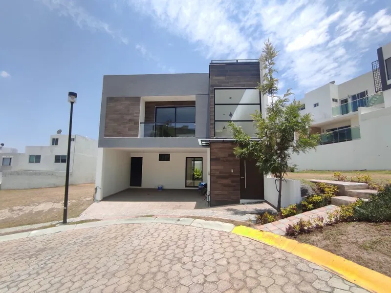 Casa en venta · Lomas de Angelópolis, San Andrés Cholula, Puebla Casa en venta · Lomas de Angelópolis, San Andrés Cholula, Puebla