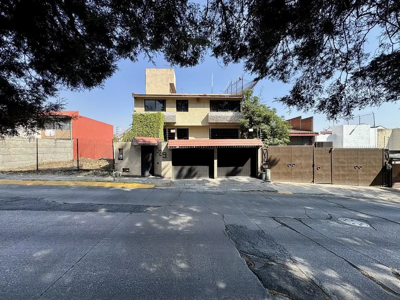 Casa en venta · Parques de la Herradura, Huixquilucan, Estado de México Casa en venta · Parques de la Herradura, Huixquilucan, Estado de México