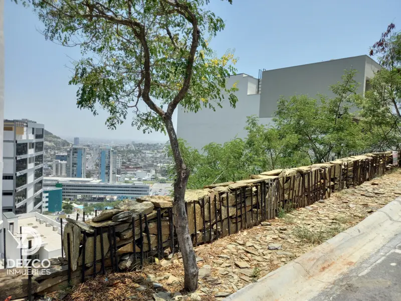 Lote en venta · Instituto Tecnológico de Estudios Superiores de Monterrey, Monterrey, Nuevo León