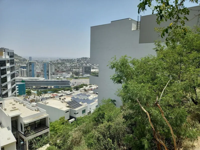 Lote en venta · Instituto Tecnológico de Estudios Superiores de Monterrey, Monterrey, Nuevo León