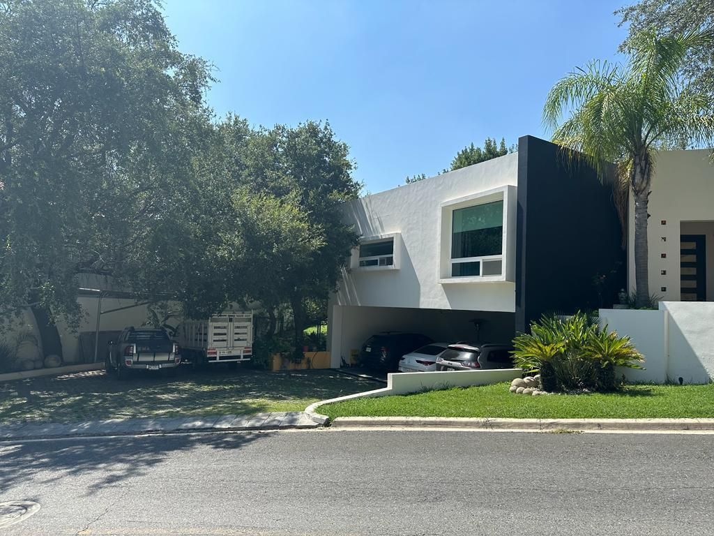Casa en venta · Portal del Huajuco, Monterrey, Nuevo León