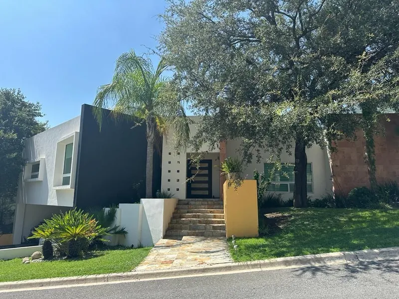 Casa en venta · Portal del Huajuco, Monterrey, Nuevo León