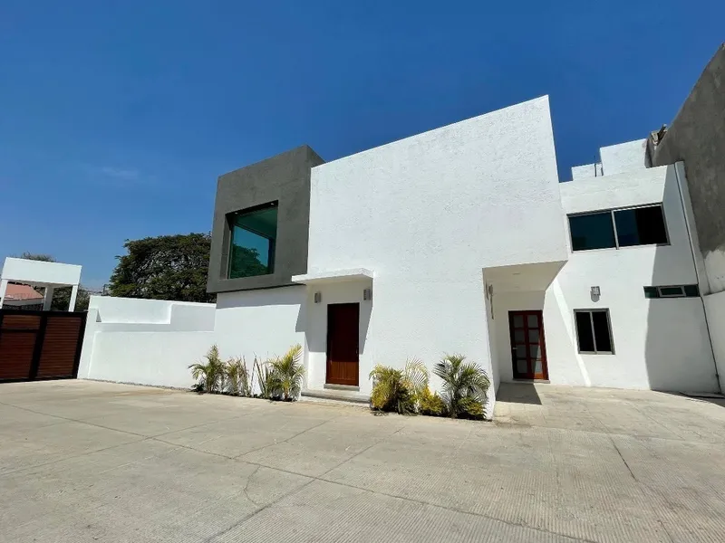 Casa en venta · Lomas de Cortes, Cuernavaca, Morelos Casa en venta · Lomas de Cortes, Cuernavaca, Morelos