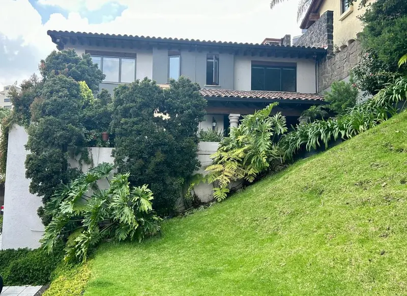 17.jardinfachada.jpeg