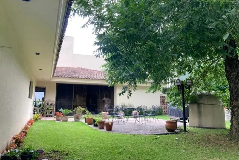 Casa en venta · Jardines Coloniales, San Pedro Garza García, Nuevo León