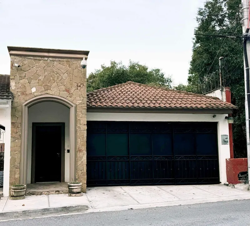 Casa en venta · Valle de San Ángel Sect Mexicano, San Pedro Garza García, Nuevo León