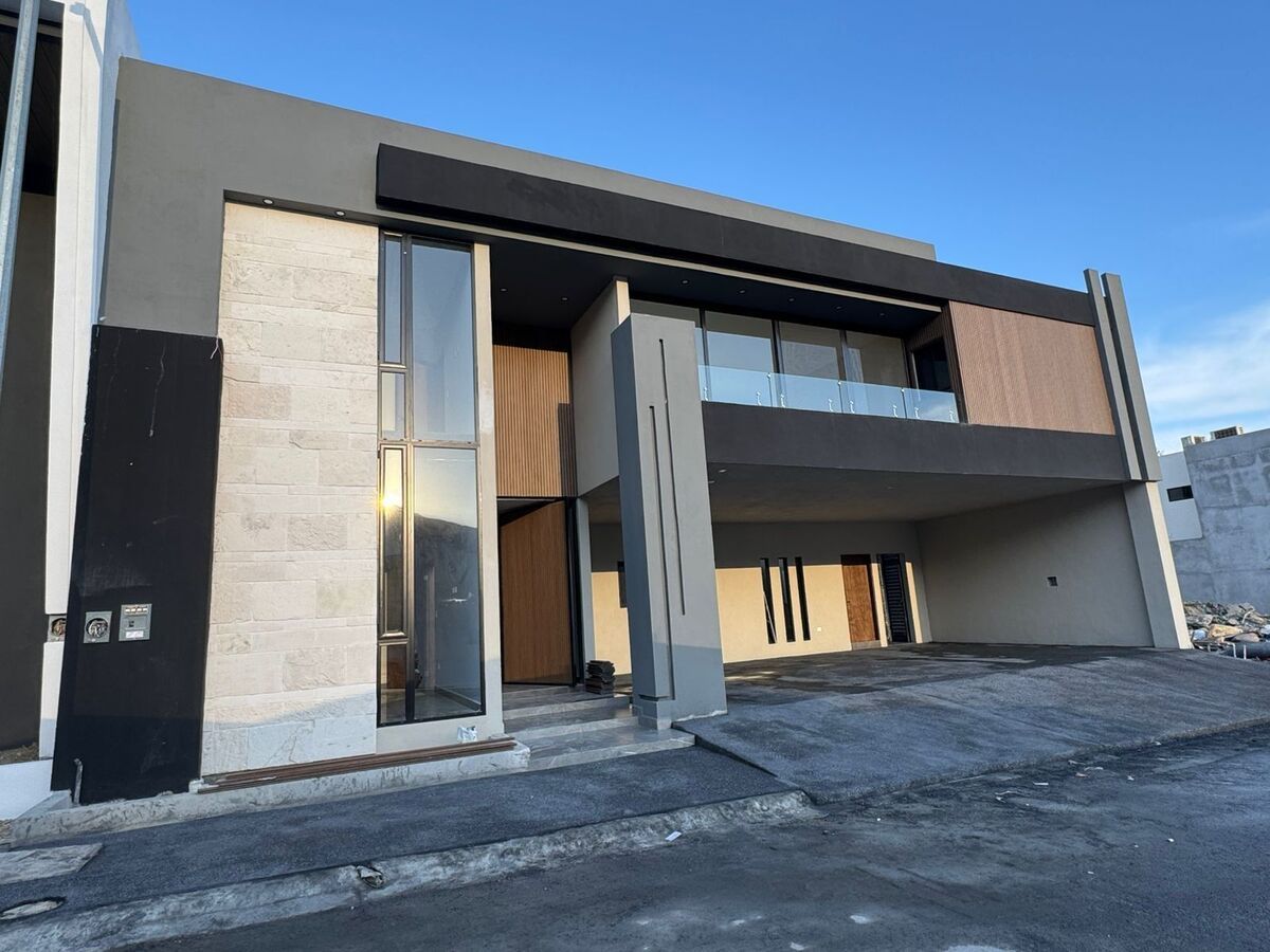 Casa en venta · Bosques de las Misiones Sector Encino, Santiago, Nuevo León Casa en venta · Bosques de las Misiones Sector Encino, Santiago, Nuevo León
