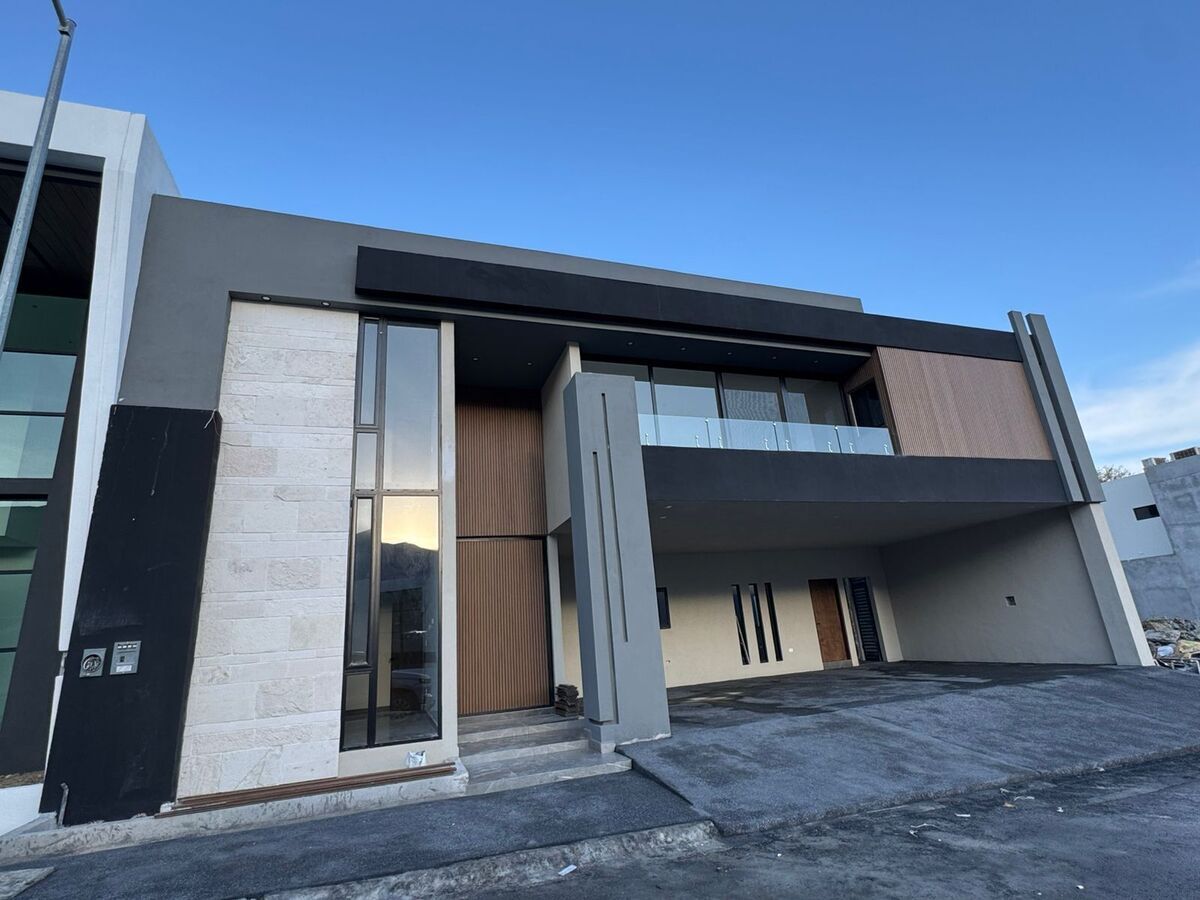 Casa en venta · Bosques de las Misiones Sector Encino, Santiago, Nuevo León Casa en venta · Bosques de las Misiones Sector Encino, Santiago, Nuevo León
