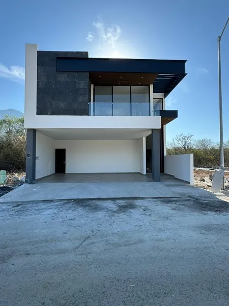 Casa en venta · Yerbaniz, Santiago, Nuevo León Casa en venta · Yerbaniz, Santiago, Nuevo León