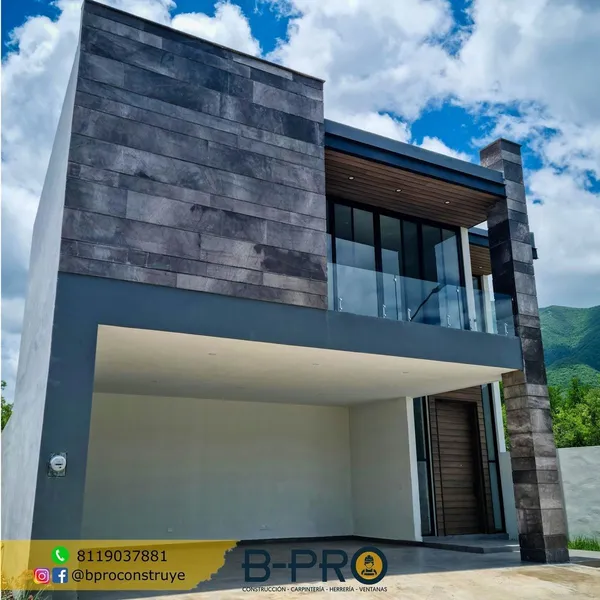 Casa en venta · Yerbaniz, Santiago, Nuevo León