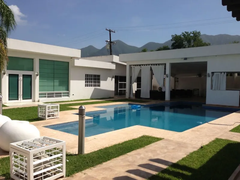 Casa en venta · Condado de Asturias, Santiago, Nuevo León