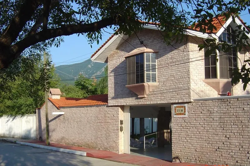 Casa en venta · Yerbaniz, Santiago, Nuevo León Casa en venta · Yerbaniz, Santiago, Nuevo León