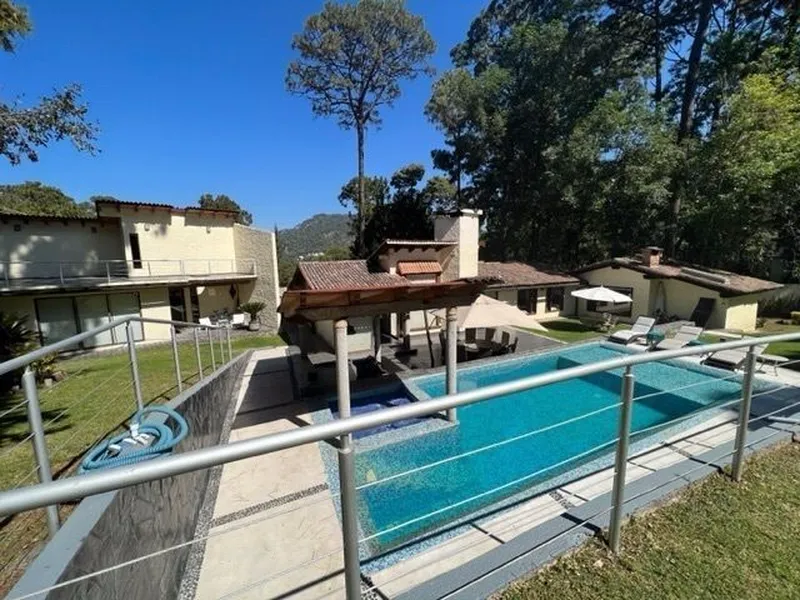 Casa en venta · Avándaro, Valle de Bravo, Estado de México Casa en venta · Avándaro, Valle de Bravo, Estado de México