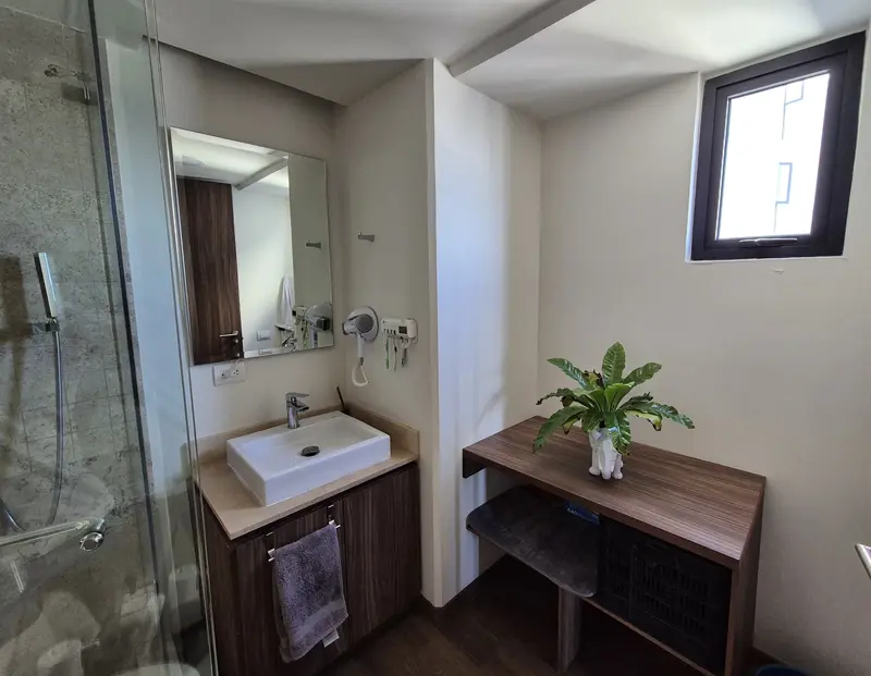 9.bañorecprinc.jpeg