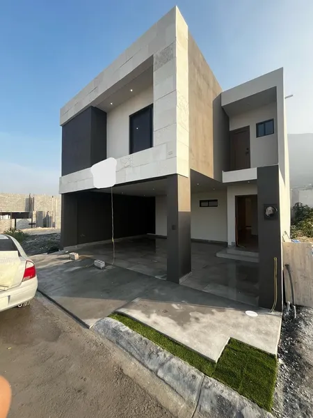 Casa en venta · Porto Cumbres, García, Nuevo León