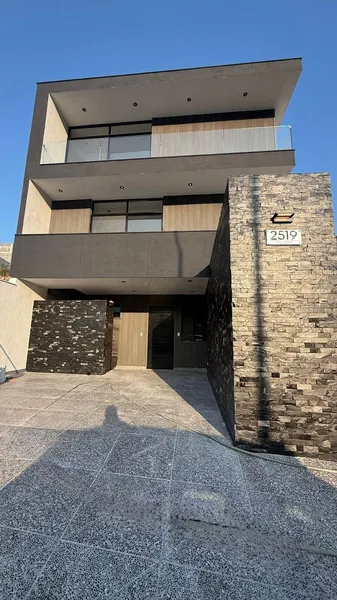 Casa en venta · Alamosur, Santiago, Nuevo León
