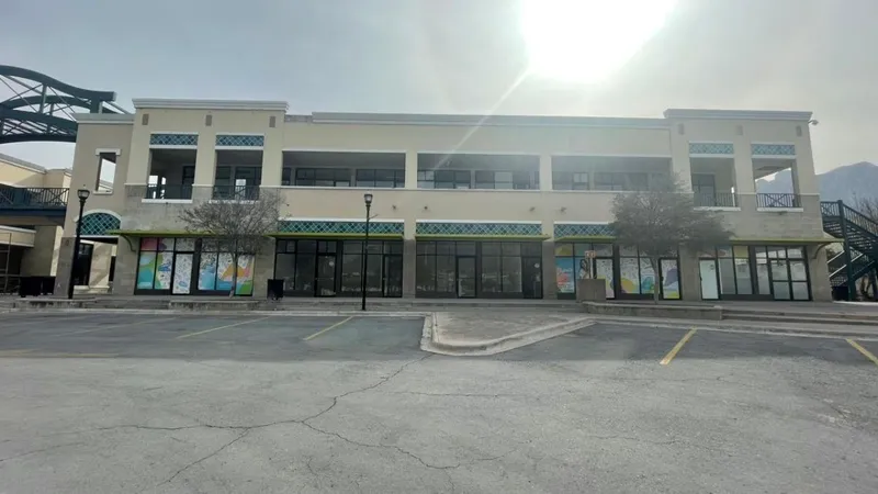 Comercio en alquiler · Bosques del Poniente, Santa Catarina, Nuevo León