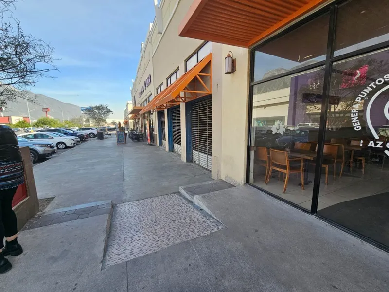 Comercio en alquiler · Bosques del Poniente, Santa Catarina, Nuevo León