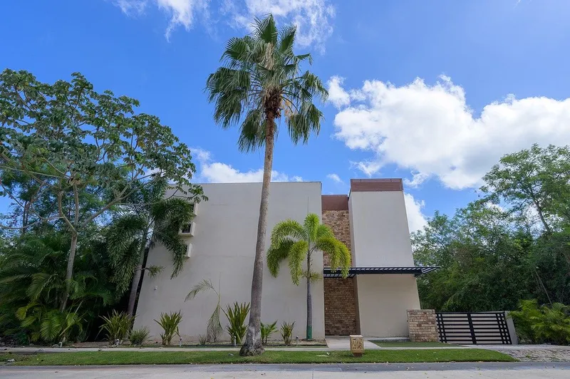Casa en venta · Yucatán Country Club, Mérida, Yucatán Casa en venta · Yucatán Country Club, Mérida, Yucatán