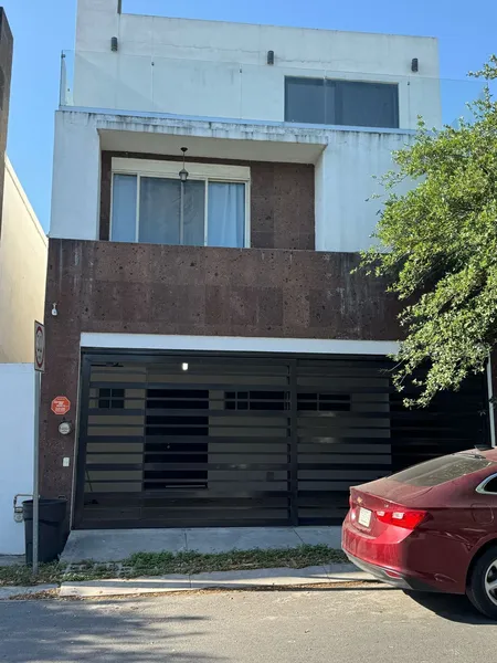 Casa en venta · Cumbres Madeira 1er Sector 1a Etapa, Monterrey, Nuevo León