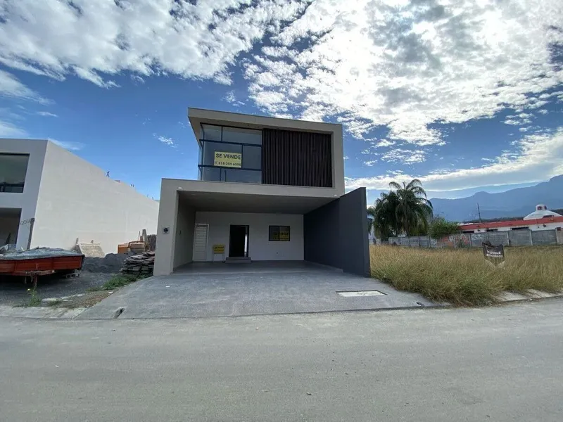 Casa en venta · Altares Residencial, Santiago, Nuevo León Casa en venta · Altares Residencial, Santiago, Nuevo León
