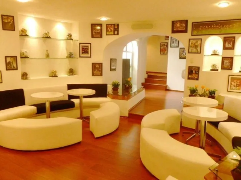 Casa en venta · Bosque de las Lomas, Miguel Hidalgo, Ciudad de México Casa en venta · Bosque de las Lomas, Miguel Hidalgo, Ciudad de México