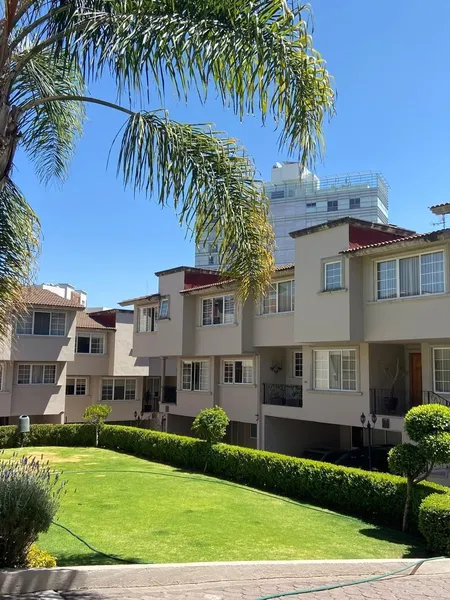 Condominio en venta · Hacienda de las Palmas, Huixquilucan, Estado de México Condominio en venta · Hacienda de las Palmas, Huixquilucan, Estado de México