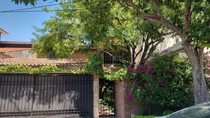 Casa en venta · Del Valle, San Pedro Garza García, Nuevo León