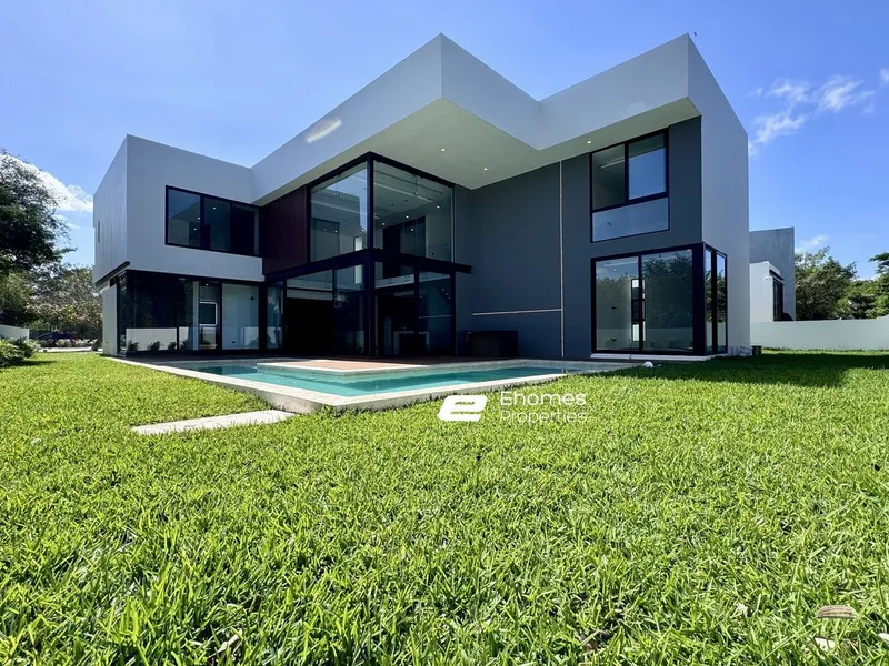 Casa en venta · Yucatán Country Club, Mérida, Yucatán Casa en venta · Yucatán Country Club, Mérida, Yucatán